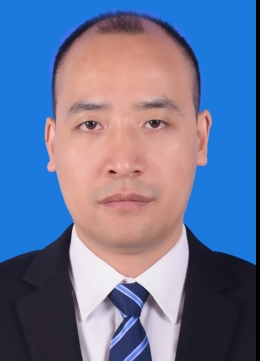 李伟